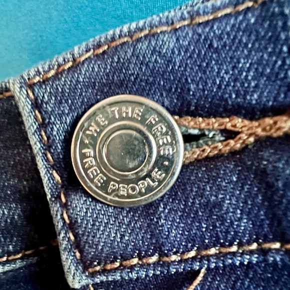 Free People We The Free Stretchy mini skirt. Size 28 medium blue distressed - Picture 12 of 16